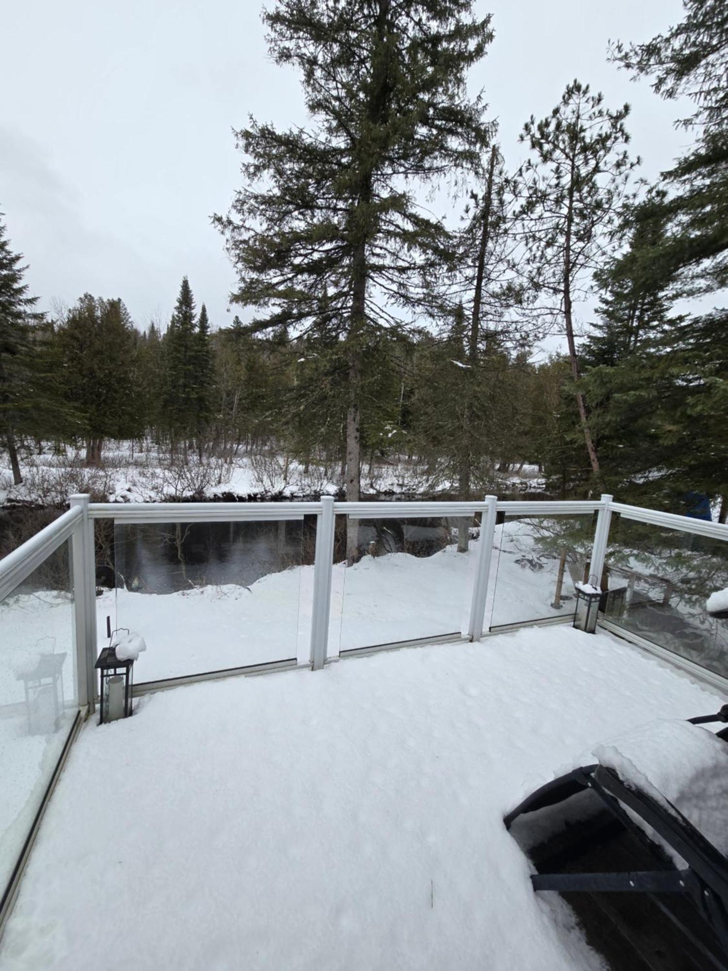 Citq 303469.chalet Oasis De Paix. Bord De L'eau.4 Saisons.a Louer Chalet Chertsey